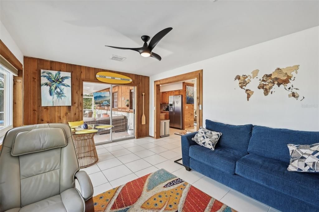 For Sale: $439,000 (2 beds, 2 baths, 1214 Square Feet)