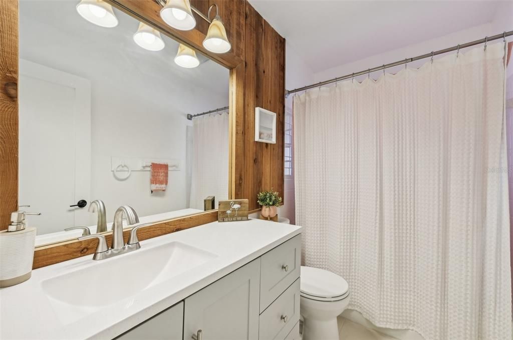 For Sale: $439,000 (2 beds, 2 baths, 1214 Square Feet)