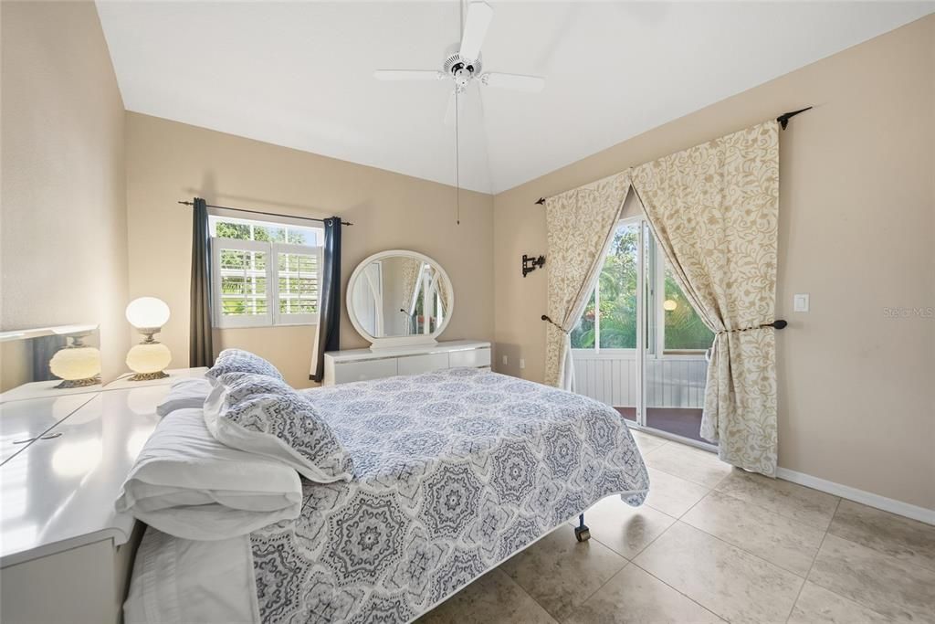 На продажу: $520,000 (3 спален, 3 ванн, 1850 Квадратных фут)