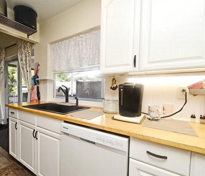 На продажу: $264,500 (3 спален, 2 ванн, 1218 Квадратных фут)