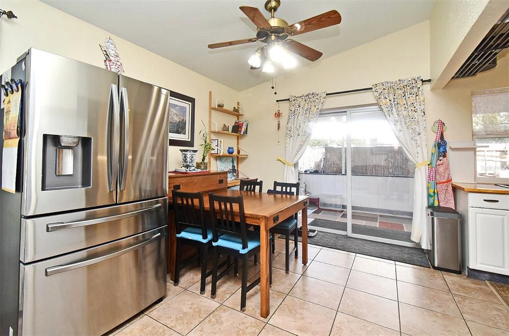 На продажу: $264,500 (3 спален, 2 ванн, 1218 Квадратных фут)