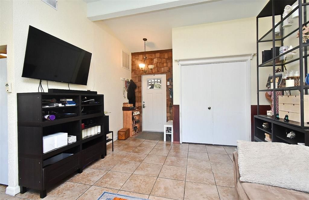 На продажу: $264,500 (3 спален, 2 ванн, 1218 Квадратных фут)