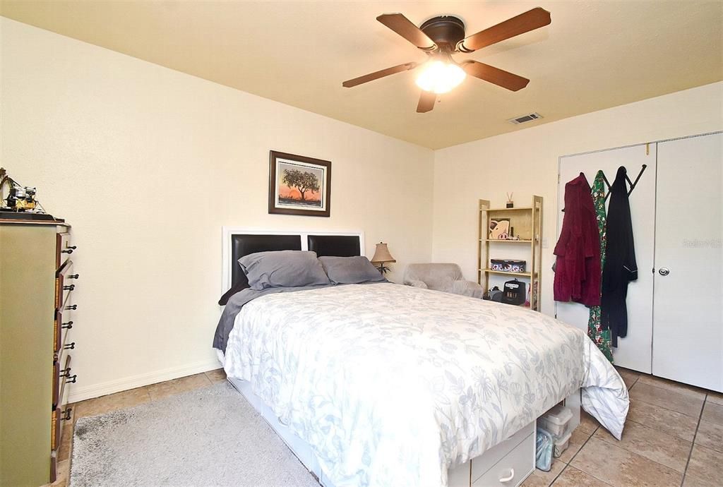 На продажу: $264,500 (3 спален, 2 ванн, 1218 Квадратных фут)