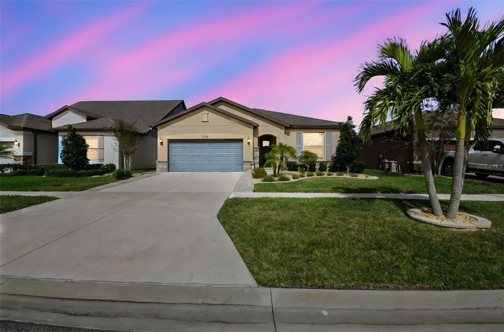 For Sale: $435,000 (3 beds, 2 baths, 2144 Square Feet)