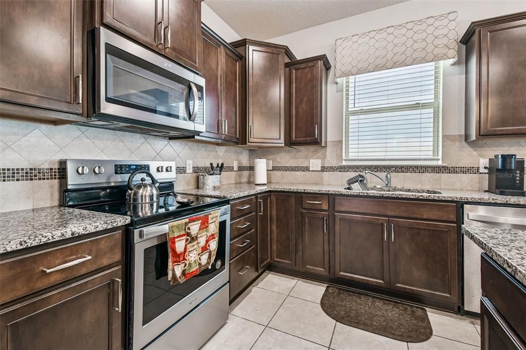 For Sale: $435,000 (3 beds, 2 baths, 2144 Square Feet)