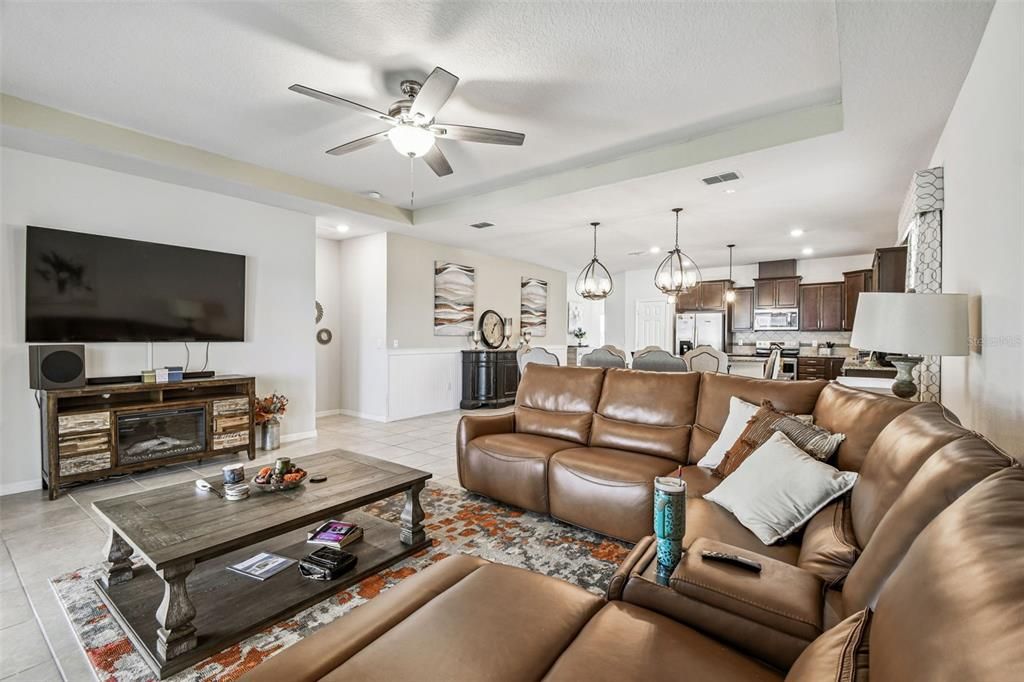 For Sale: $435,000 (3 beds, 2 baths, 2144 Square Feet)