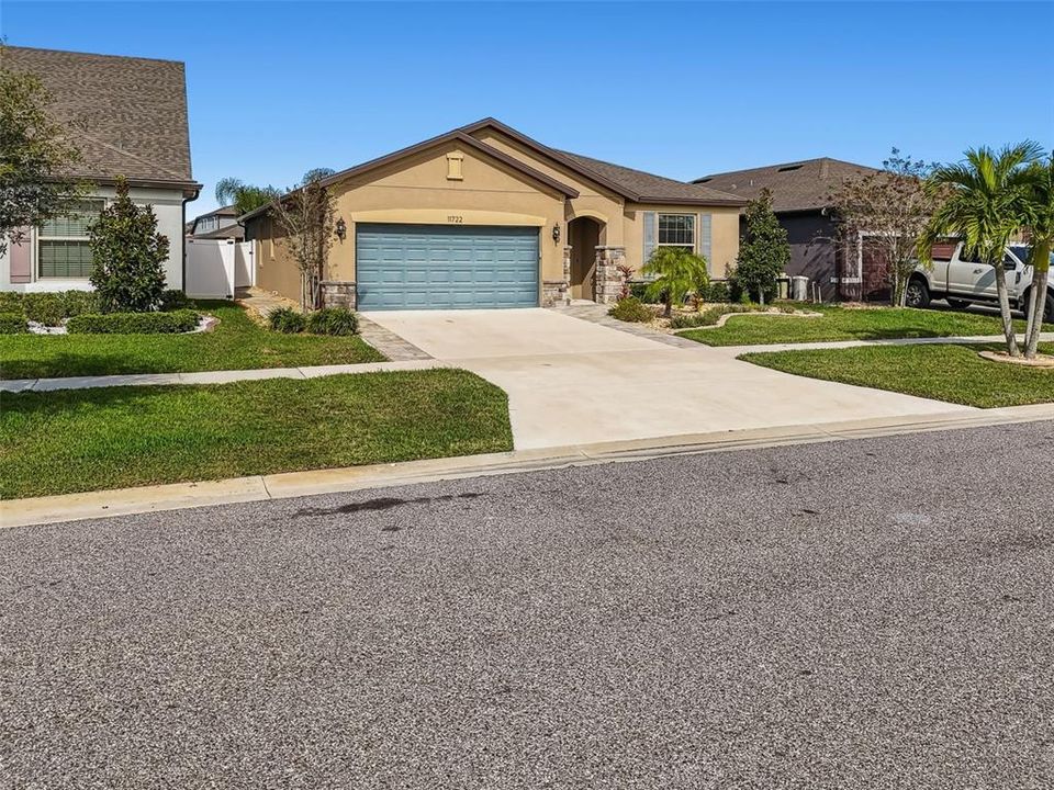 For Sale: $435,000 (3 beds, 2 baths, 2144 Square Feet)