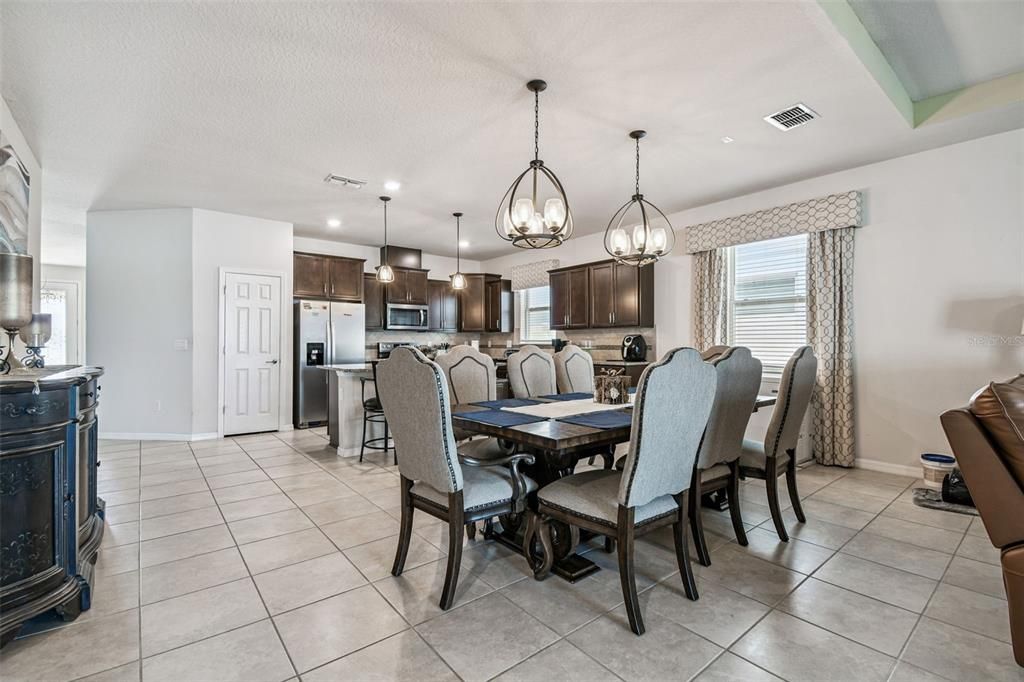 For Sale: $435,000 (3 beds, 2 baths, 2144 Square Feet)