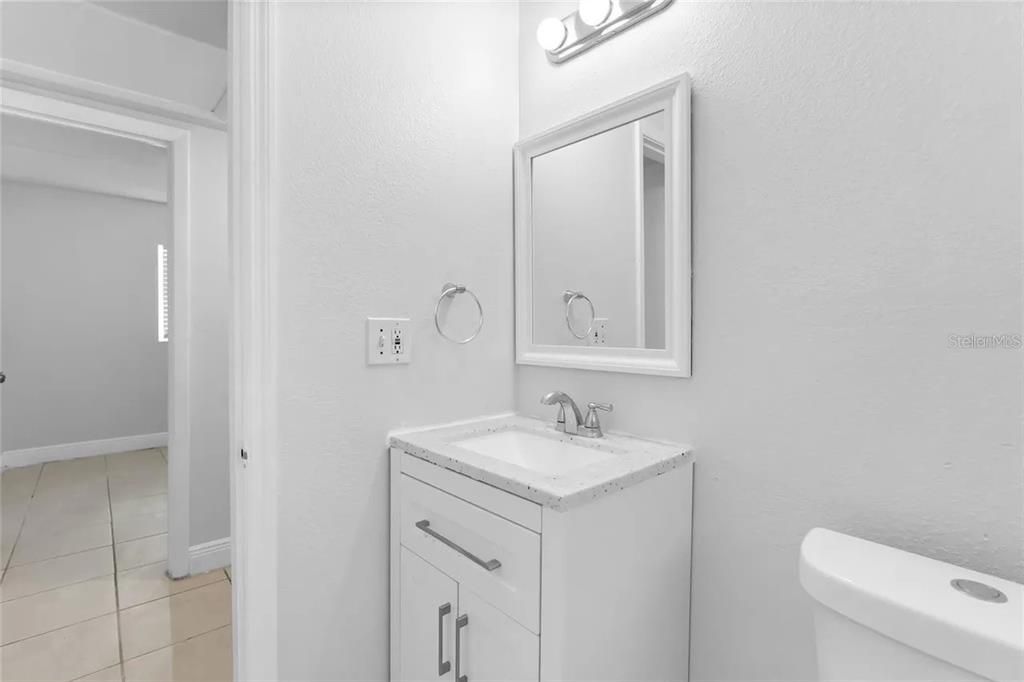 合同活跃: $259,990 (4 贝兹, 2 浴室, 1448 平方英尺)