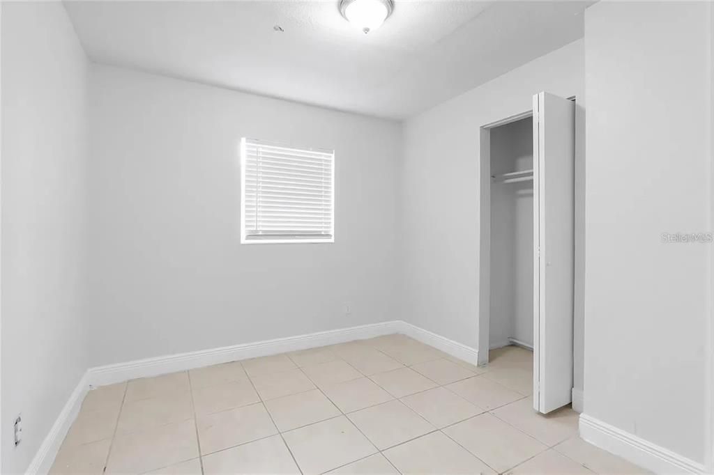 合同活跃: $259,990 (4 贝兹, 2 浴室, 1448 平方英尺)