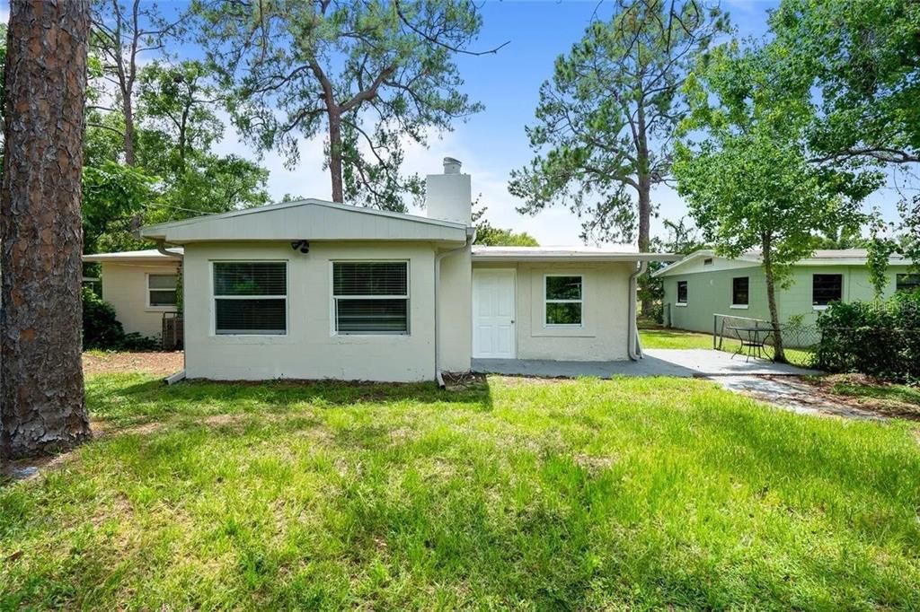 合同活跃: $259,990 (4 贝兹, 2 浴室, 1448 平方英尺)