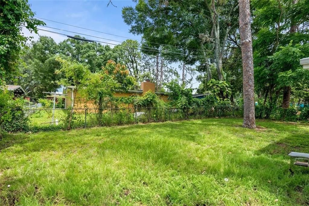 合同活跃: $259,990 (4 贝兹, 2 浴室, 1448 平方英尺)