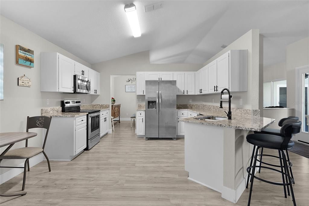 На продажу: $420,000 (3 спален, 3 ванн, 1734 Квадратных фут)