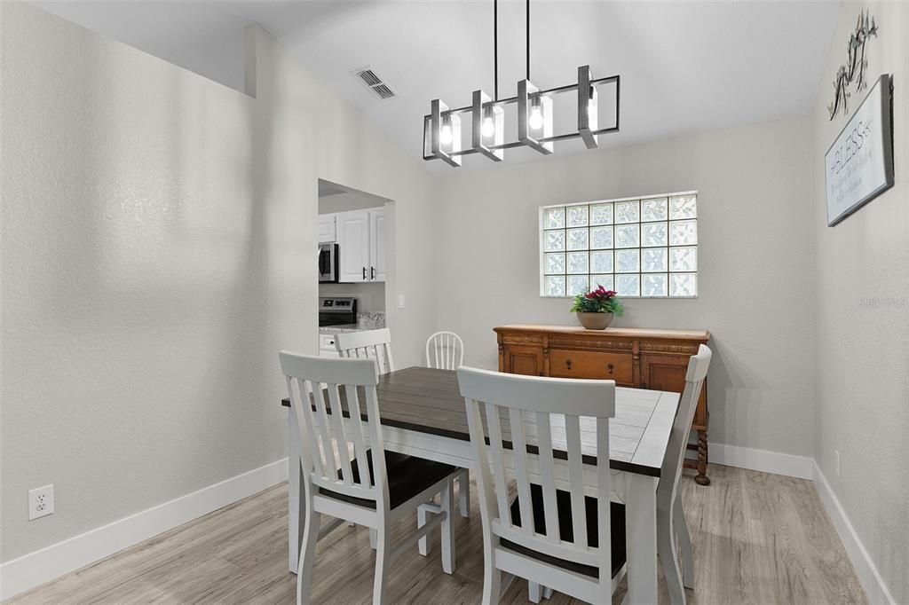 На продажу: $420,000 (3 спален, 3 ванн, 1734 Квадратных фут)