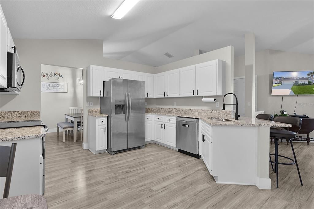 На продажу: $420,000 (3 спален, 3 ванн, 1734 Квадратных фут)