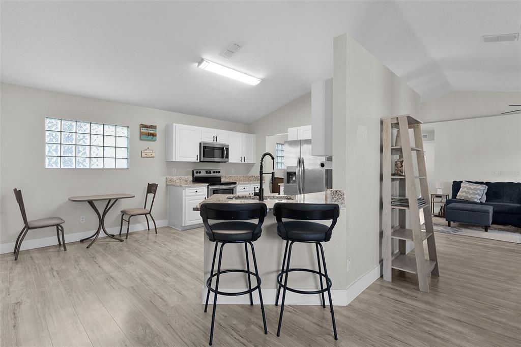 На продажу: $420,000 (3 спален, 3 ванн, 1734 Квадратных фут)