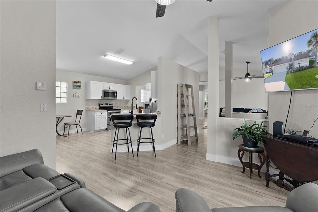 На продажу: $420,000 (3 спален, 3 ванн, 1734 Квадратных фут)