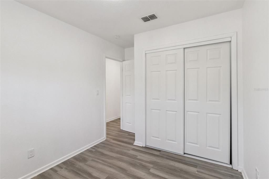 出租: $2,100 (4 贝兹, 3 浴室, 1600 平方英尺)