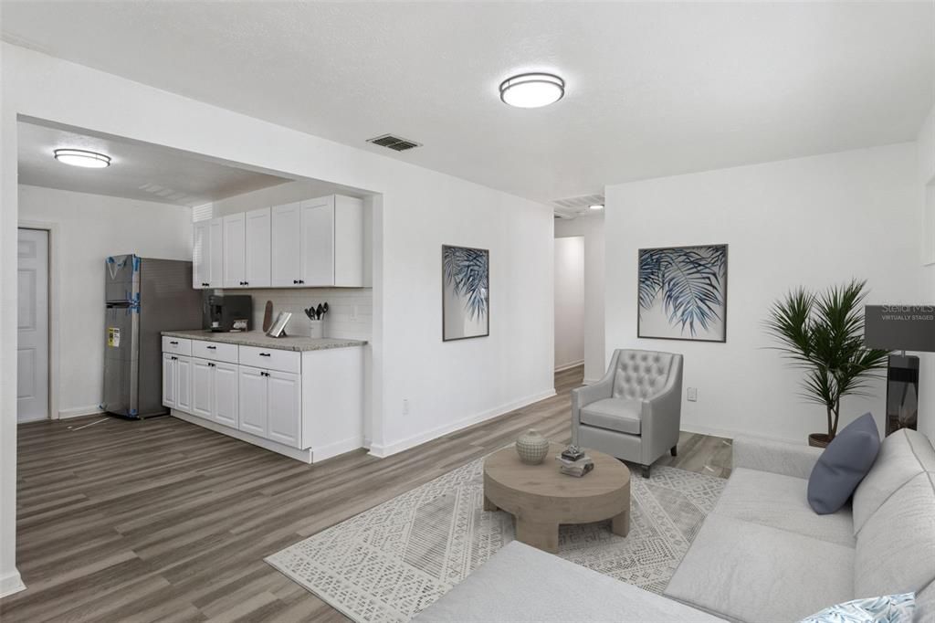 出租: $2,100 (4 贝兹, 3 浴室, 1600 平方英尺)