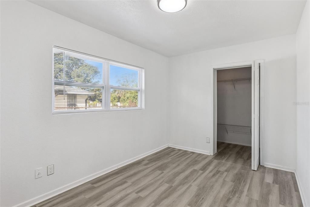 出租: $2,100 (4 贝兹, 3 浴室, 1600 平方英尺)