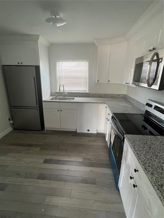 For Rent: $1,700 (2 beds, 1 baths, 700 Square Feet)