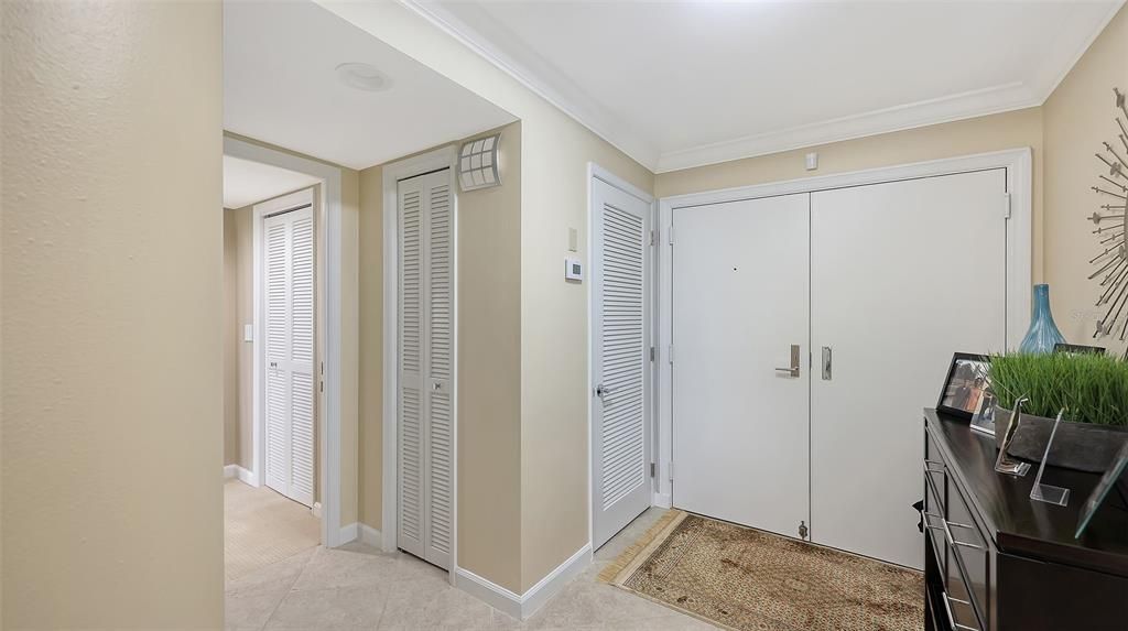 待售: $1,599,000 (2 贝兹, 2 浴室, 1602 平方英尺)