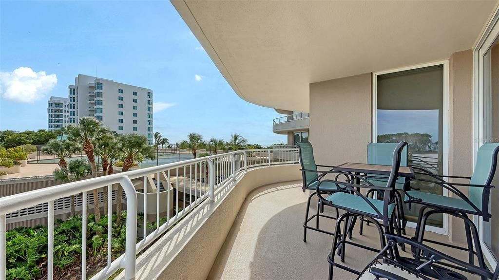 待售: $1,599,000 (2 贝兹, 2 浴室, 1602 平方英尺)