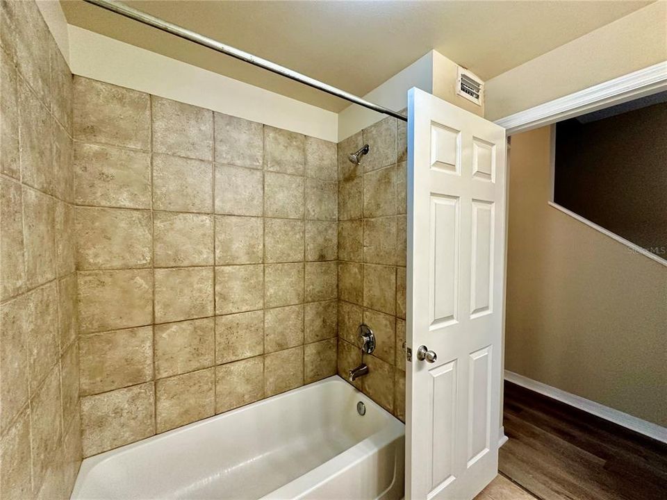 For Rent: $1,850 (2 beds, 2 baths, 1246 Square Feet)