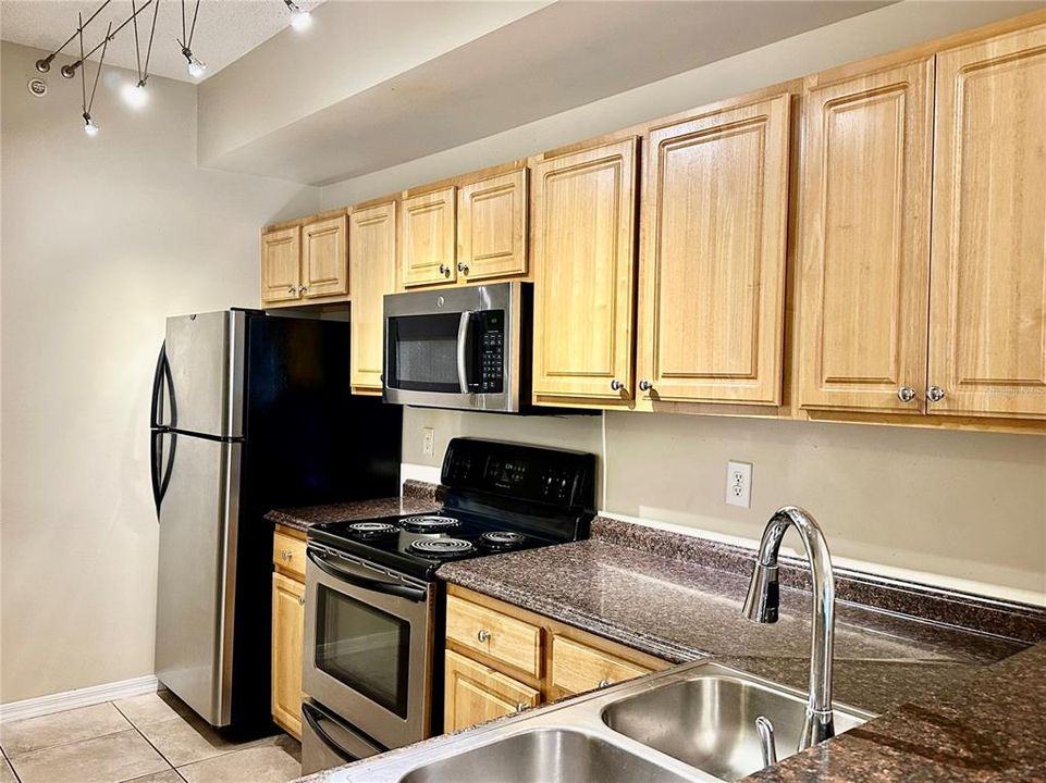 For Rent: $1,850 (2 beds, 2 baths, 1246 Square Feet)