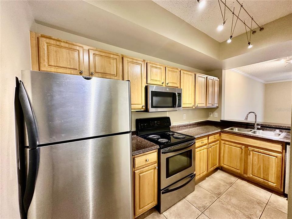 For Rent: $1,850 (2 beds, 2 baths, 1246 Square Feet)