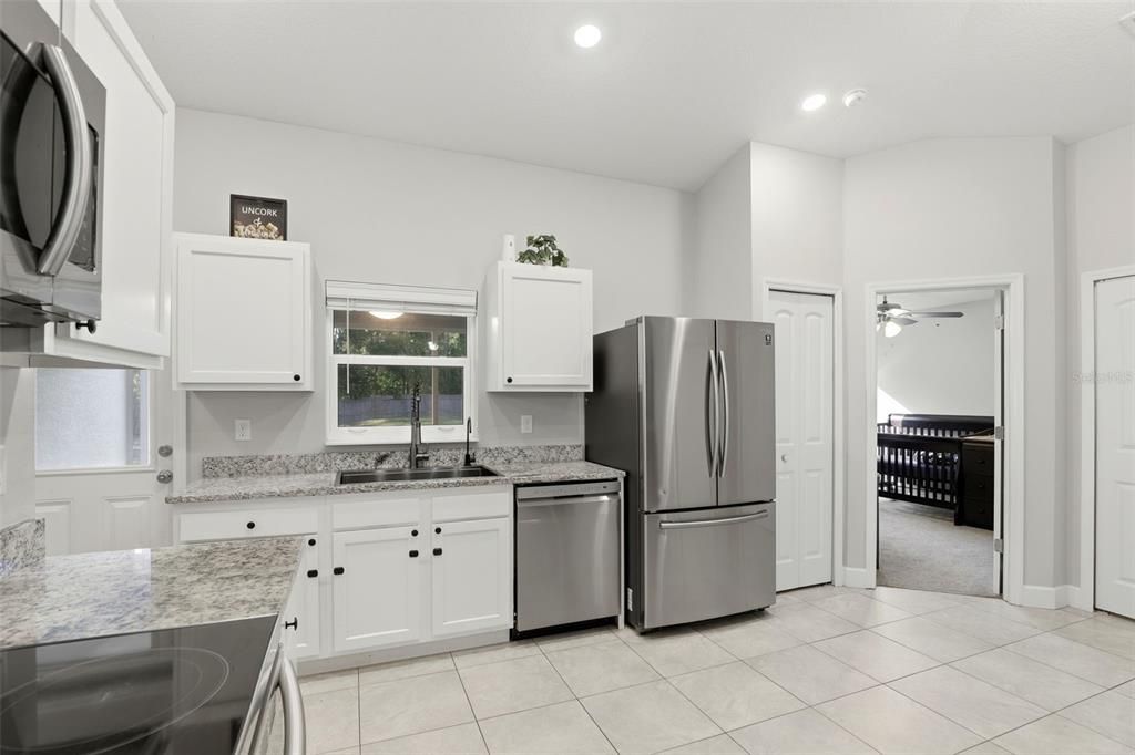 На продажу: $339,000 (3 спален, 2 ванн, 1324 Квадратных фут)