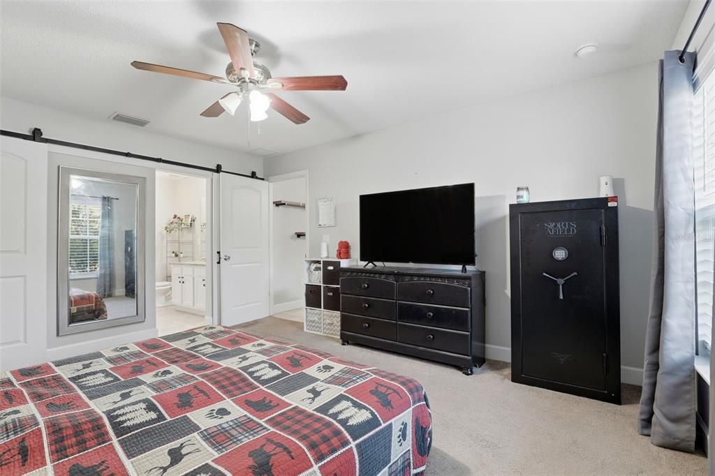 На продажу: $339,000 (3 спален, 2 ванн, 1324 Квадратных фут)