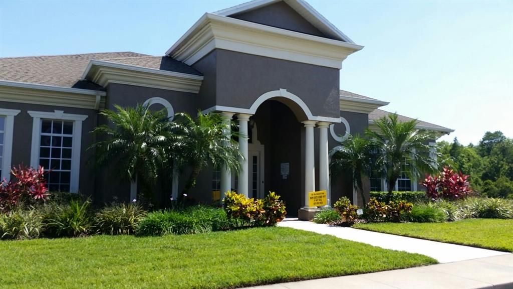 合同活跃: $1,600 (2 贝兹, 2 浴室, 987 平方英尺)