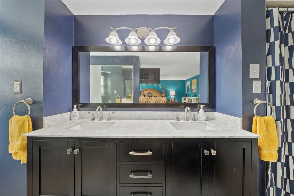 Activo con contrato: $359,000 (3 camas, 2 baños, 1749 Pies cuadrados)