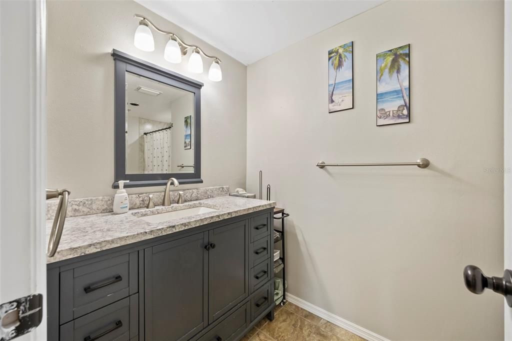 Activo con contrato: $359,000 (3 camas, 2 baños, 1749 Pies cuadrados)