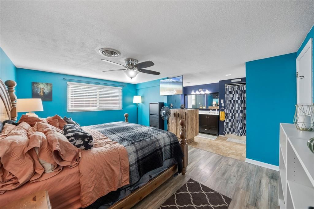 Activo con contrato: $359,000 (3 camas, 2 baños, 1749 Pies cuadrados)