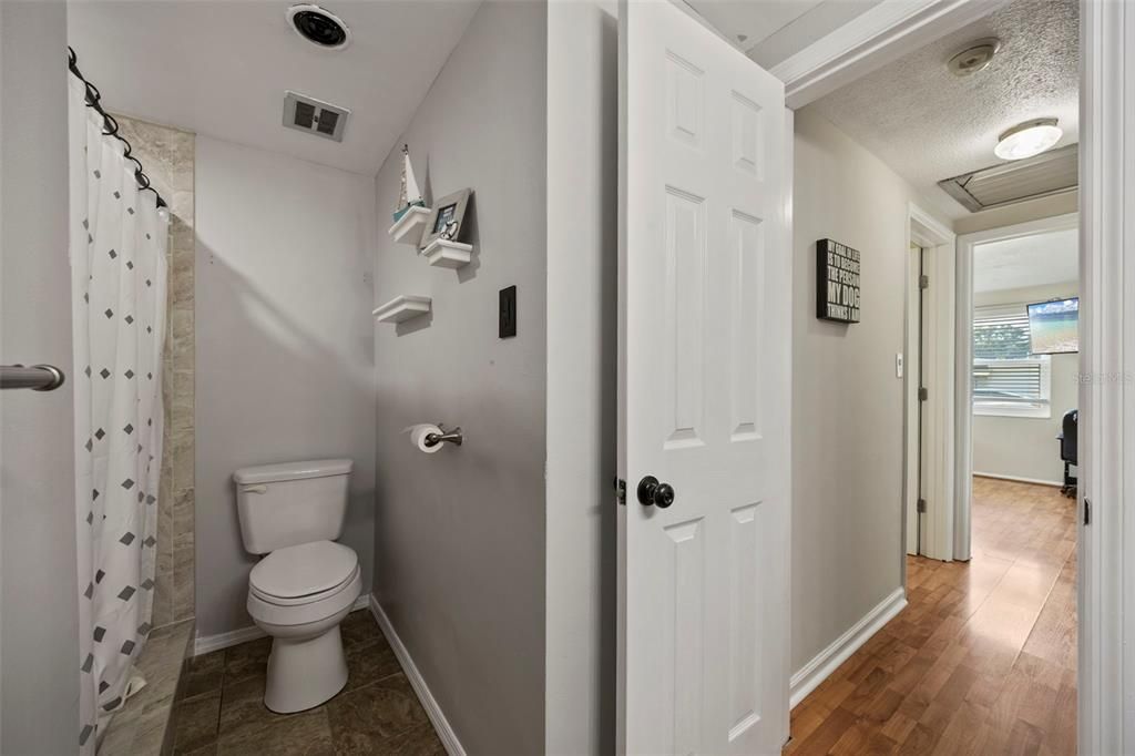 Activo con contrato: $359,000 (3 camas, 2 baños, 1749 Pies cuadrados)