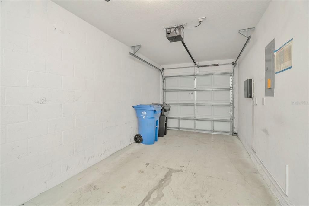 Под контрактом: $231,000 (3 спален, 2 ванн, 1473 Квадратных фут)