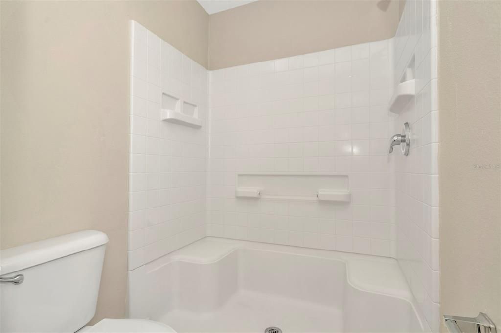 Под контрактом: $231,000 (3 спален, 2 ванн, 1473 Квадратных фут)