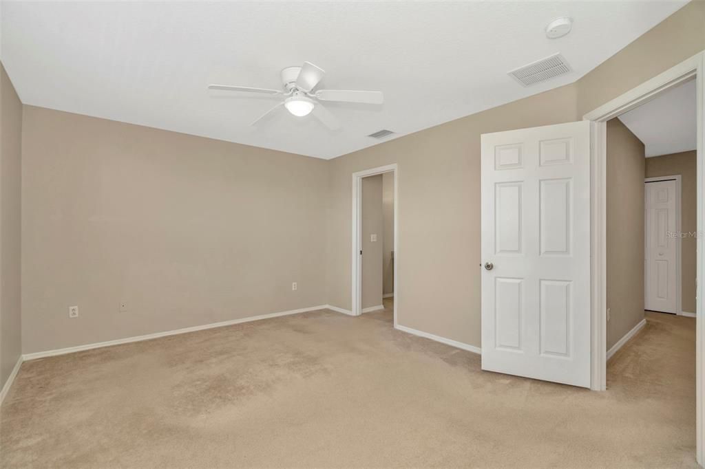 Под контрактом: $231,000 (3 спален, 2 ванн, 1473 Квадратных фут)