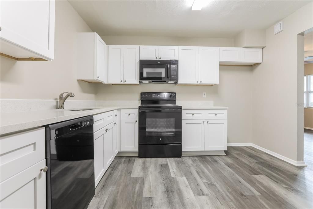 For Rent: $2,390 (3 beds, 1 baths, 1386 Square Feet)