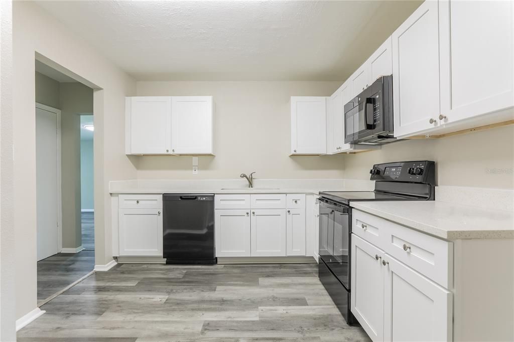 For Rent: $2,390 (3 beds, 1 baths, 1386 Square Feet)