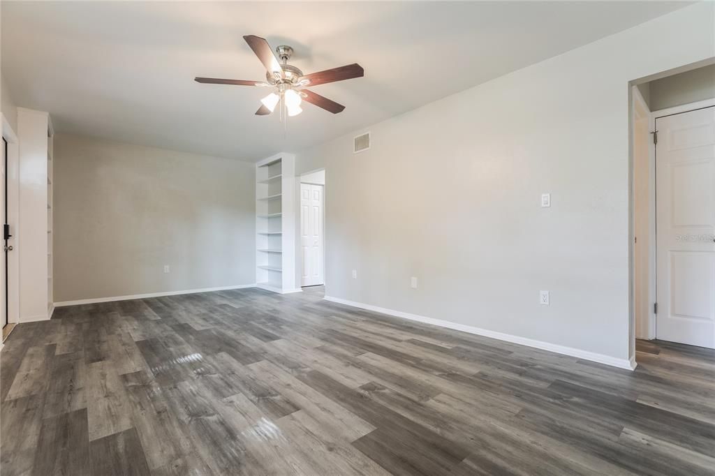 For Rent: $2,390 (3 beds, 1 baths, 1386 Square Feet)