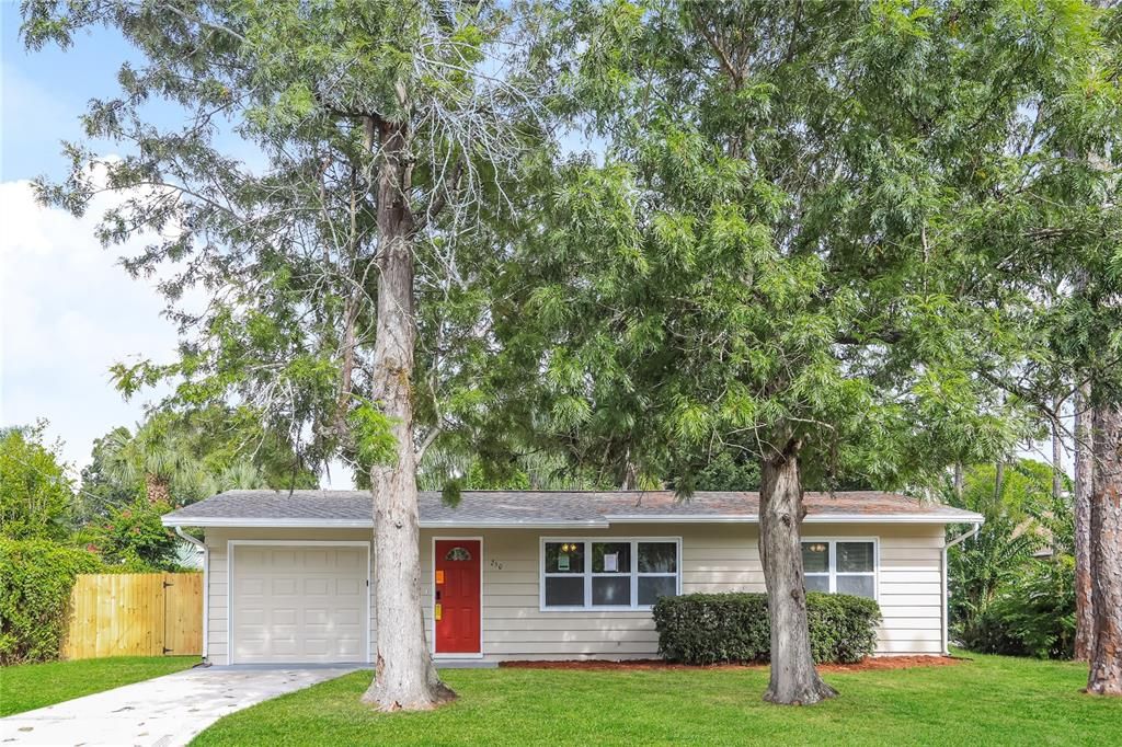 For Rent: $2,390 (3 beds, 1 baths, 1386 Square Feet)