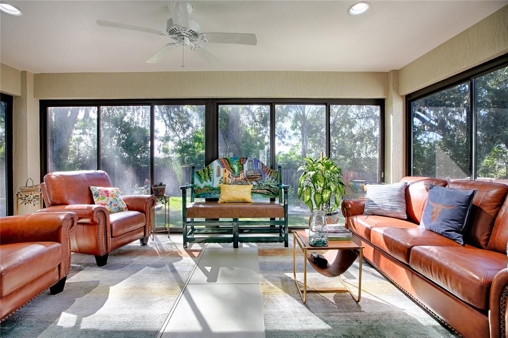 На продажу: $399,999 (3 спален, 2 ванн, 1611 Квадратных фут)