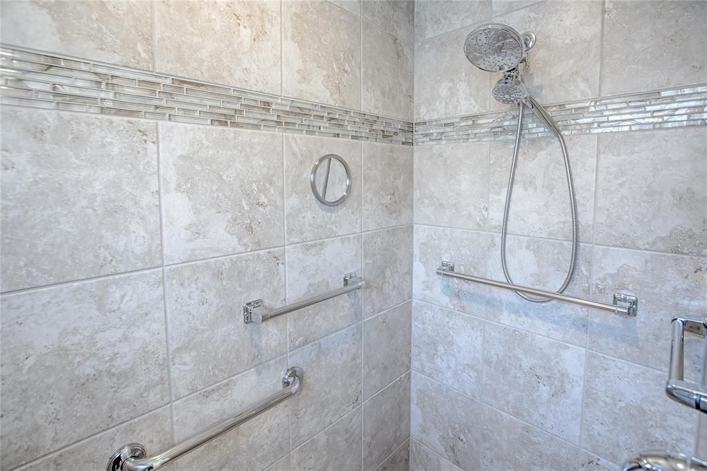 На продажу: $399,999 (3 спален, 2 ванн, 1611 Квадратных фут)