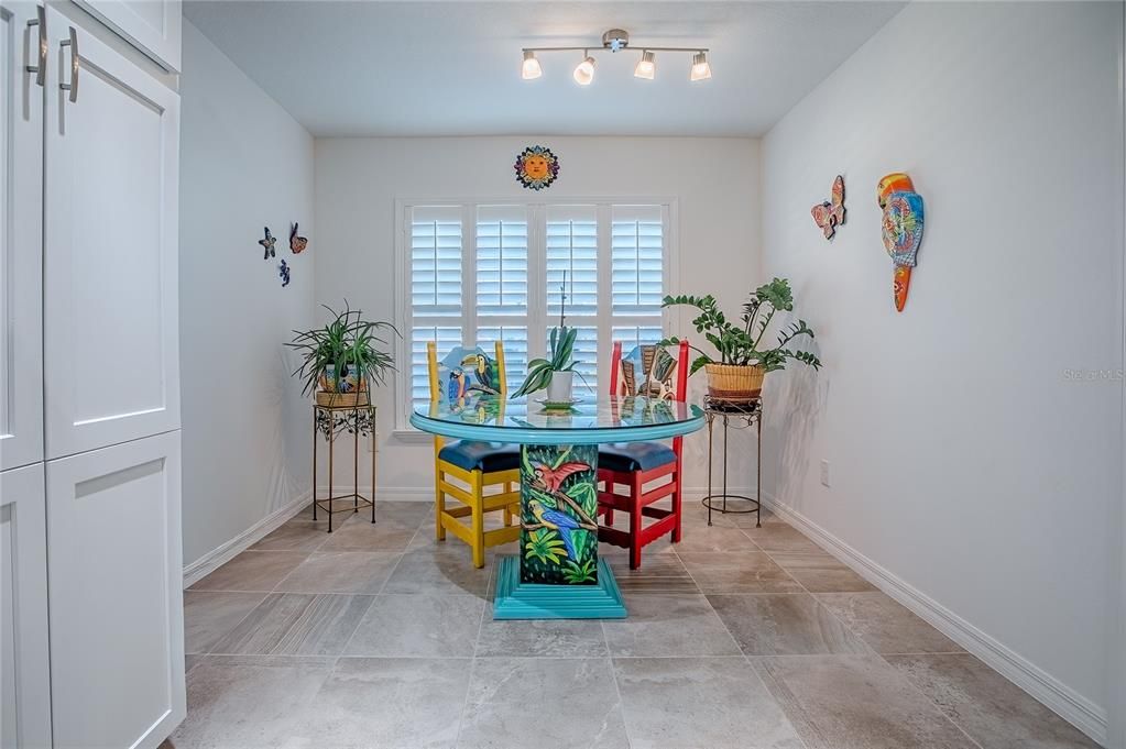 На продажу: $399,999 (3 спален, 2 ванн, 1611 Квадратных фут)