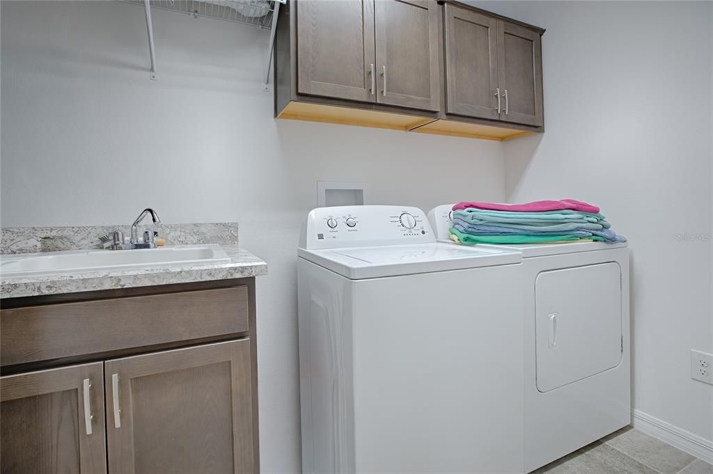 На продажу: $399,999 (3 спален, 2 ванн, 1611 Квадратных фут)