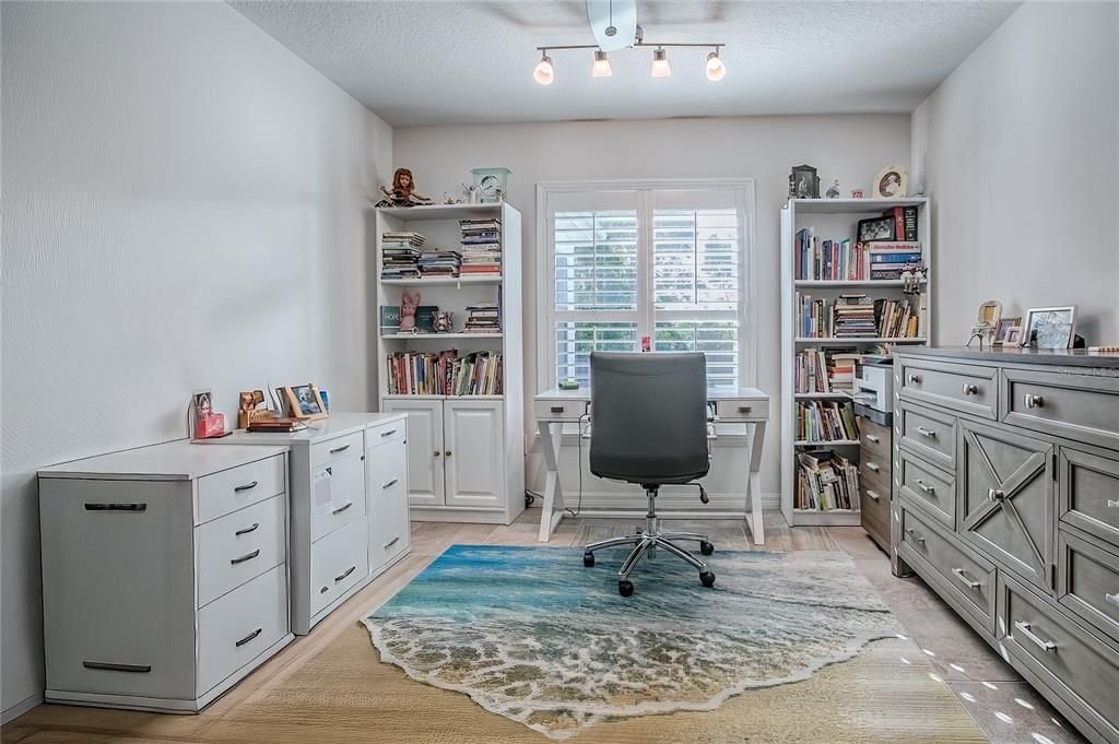 На продажу: $399,999 (3 спален, 2 ванн, 1611 Квадратных фут)