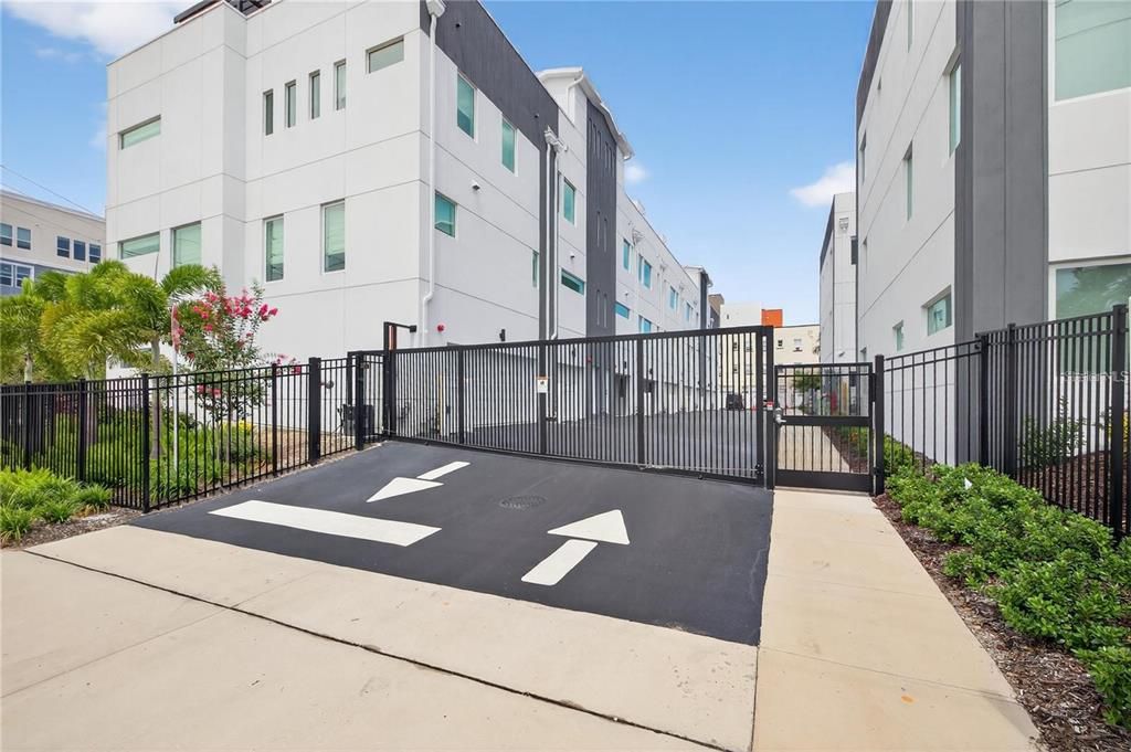 На продажу: $649,000 (2 спален, 2 ванн, 1857 Квадратных фут)